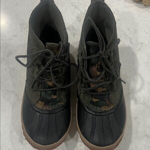 Sorel Black and Olive Lace-Up Winter Boots